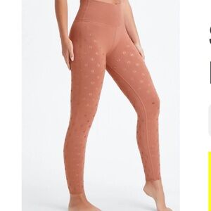 Fabletics Sculpt Knit 7/8th leggings- NEVER WORN - size XS, color - dusty pink